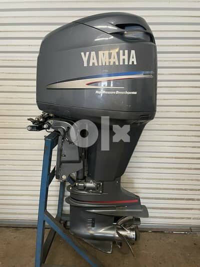 Yamaha F225 Four Stroke 4-Stroke Outboard Boat Motor Engine Prop V6 1