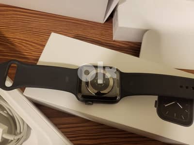 Apple Watch Series 5 (44mm) Space Gray 1