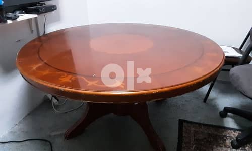 round dining table 4