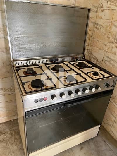 Cooking range with 6 burners & Oven 1