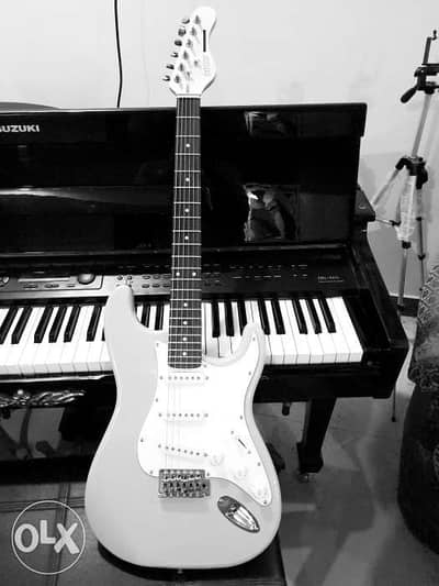 Electric guitar Fender stratocaster, ovation, Gibson جيتار كهربائي 3