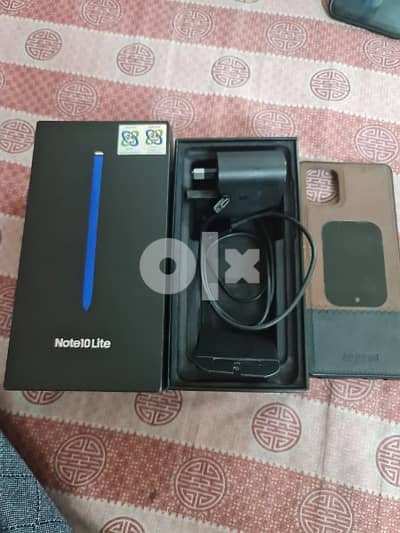 I sell my note 10 lite  very good condition box and charger 8+128 2